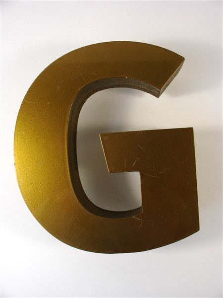 Houten letter G