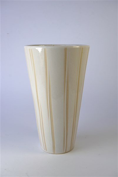 Witte vaas met strepen