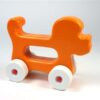 Hondje op wielen