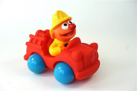 Ernie in brandweerauto