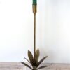Hoge kandelaar met blad
