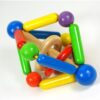 Houten rammelaar met elastiek