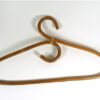 Vintage rotan kleerhangers