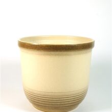Crème / bruine pot