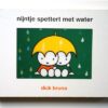 Nijntje spettert met water