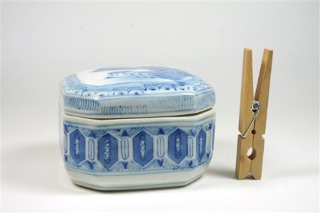 Vintage porseleinen bakje met deksel