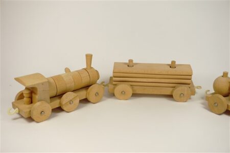 Blank houten trein + blokken