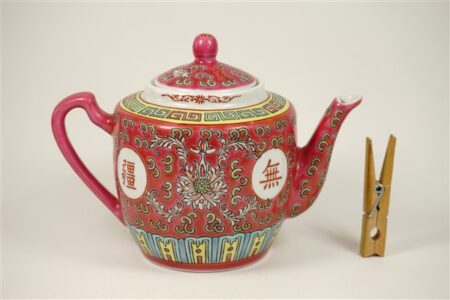 Vintage Chinese theepot