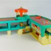 Vintage Fisher Price Play Family Airport / Luchthaven