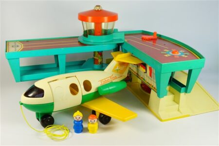 Vintage Fisher Price Play Family Airport / Luchthaven