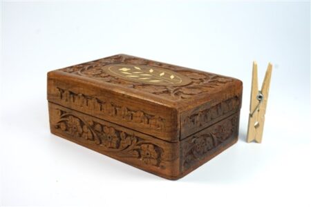 Bewerkt houten doosje / kistje