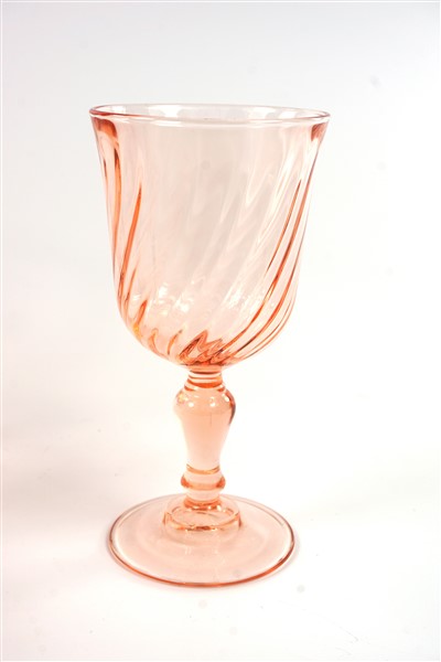 Vintage wijnglazen roze glas