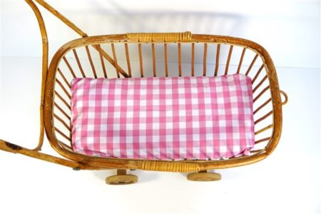 Vintage rotan poppenwagen / poppenwieg