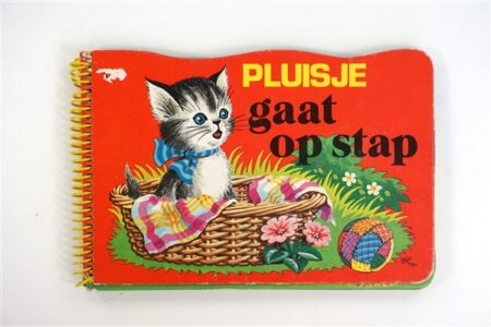 Pluisje gaat op stap