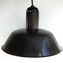 Vintage metalen industriële lamp zwart