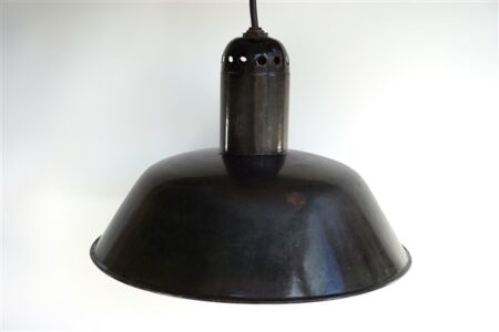 Vintage metalen industriële lamp zwart