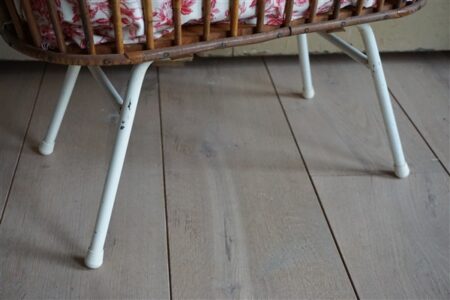 Vintage poppenwieg rotan