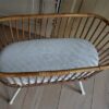 Vintage poppenwieg rotan