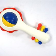 Vintage rammelaar Ambi Toys