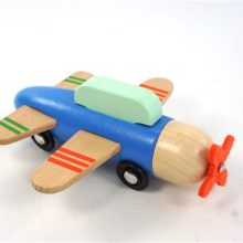 Houten vliegtuigje