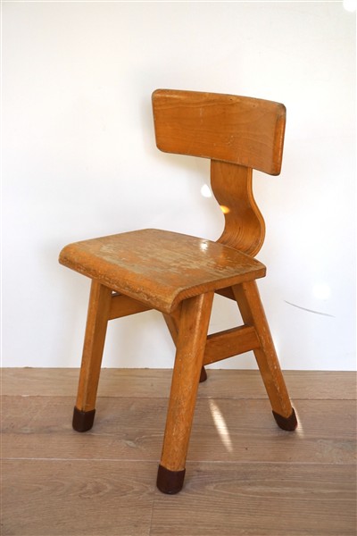 Vintage houten schoolstoeltje