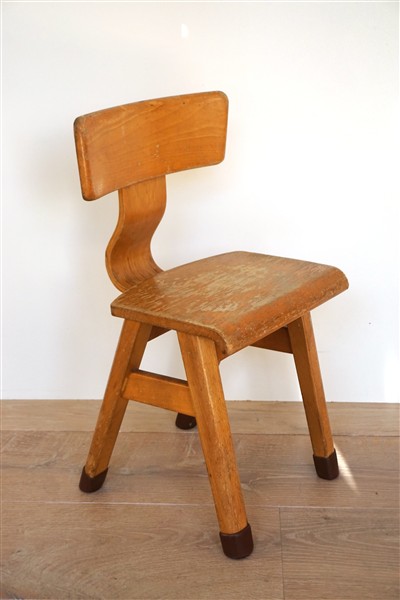 Vintage houten schoolstoeltje