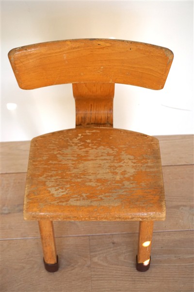 Vintage houten schoolstoeltje