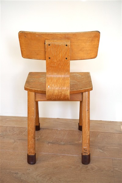 Vintage houten schoolstoeltje