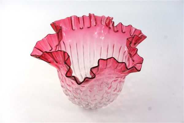 Vintage lampenkapje roze gerokt glas