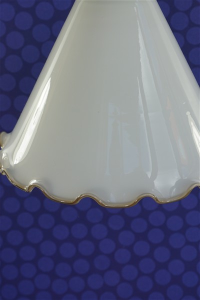 Vintage lampenkap geschulpt wit opaline