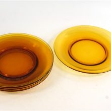 Vintage glazen borden amber