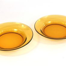 Vintage glazen borden amber