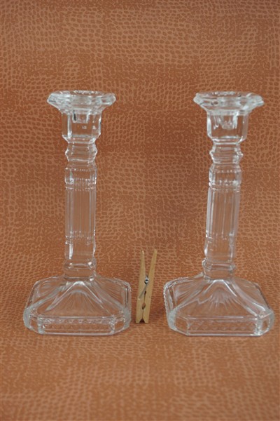 2 glazen kandelaars