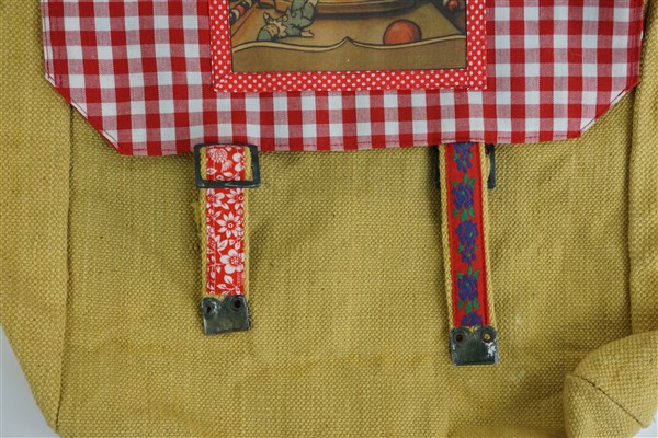 Vintage tas-pukkel met print zus