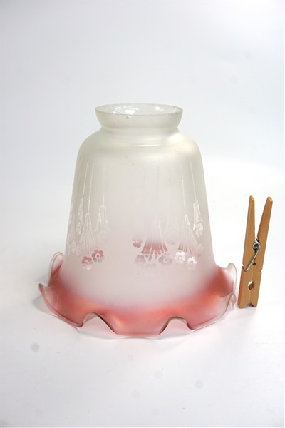 Vintage lampenkapje wit-roze glas