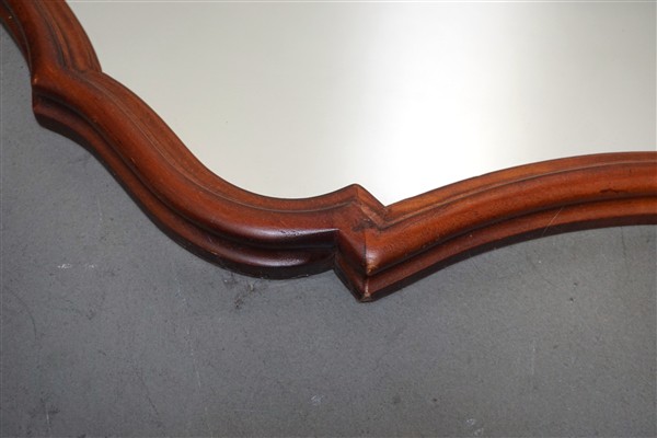 Vintage spiegel met geschulpte rand
